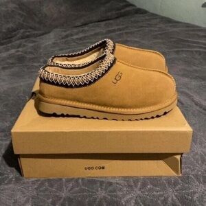 UGG Chestnut Slippers with Patterned Trim